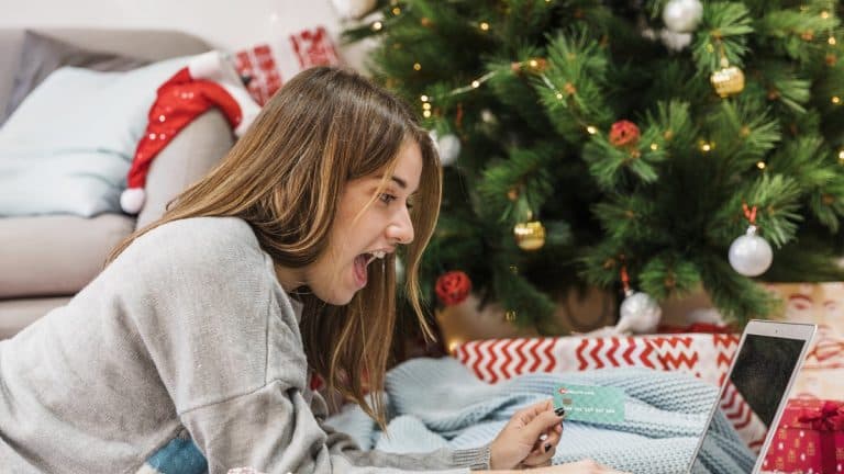 How eCommerce Platforms Can Offer Seamless User Experiences This Holiday Season