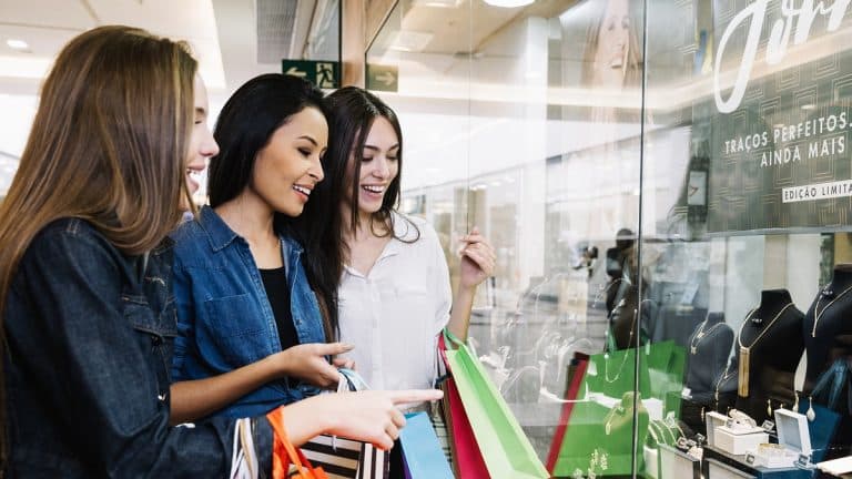 How Technology Impacts Omnichannel Experiences for Consumers